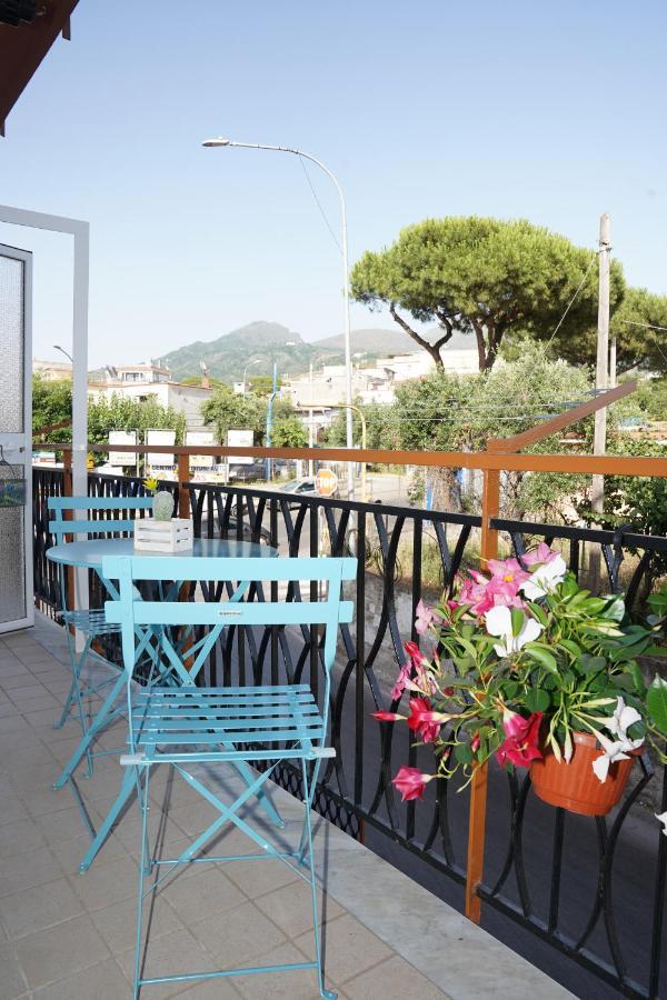 Vesuvius' Lovely Inn Ерколано Екстериор снимка