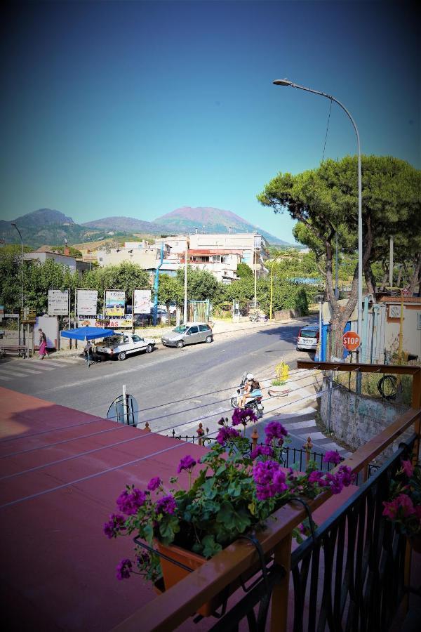 Vesuvius' Lovely Inn Ерколано Екстериор снимка